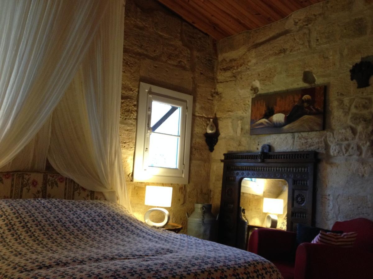 La Maison De Papassus Bed & Breakfast Montpeyroux  Room photo